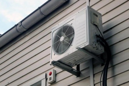 Climatiseur r&eacute;versible : &eacute;conomies et confort toute l'ann&eacute;e